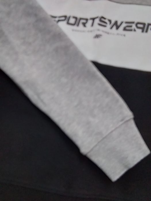 Dwie bluzy firmy 4f r.158