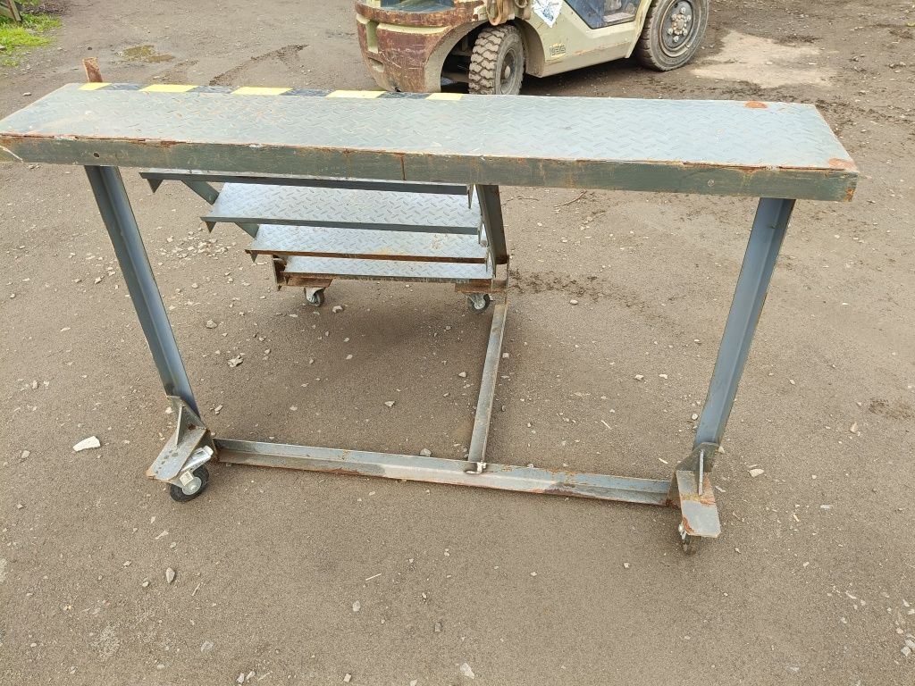 schody schodki podest ruchomy wejście