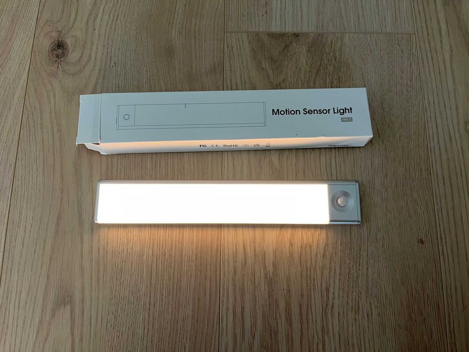 AVACOM – lampka podszafkowa LED z czujnikiem ruchu, ładowana USB