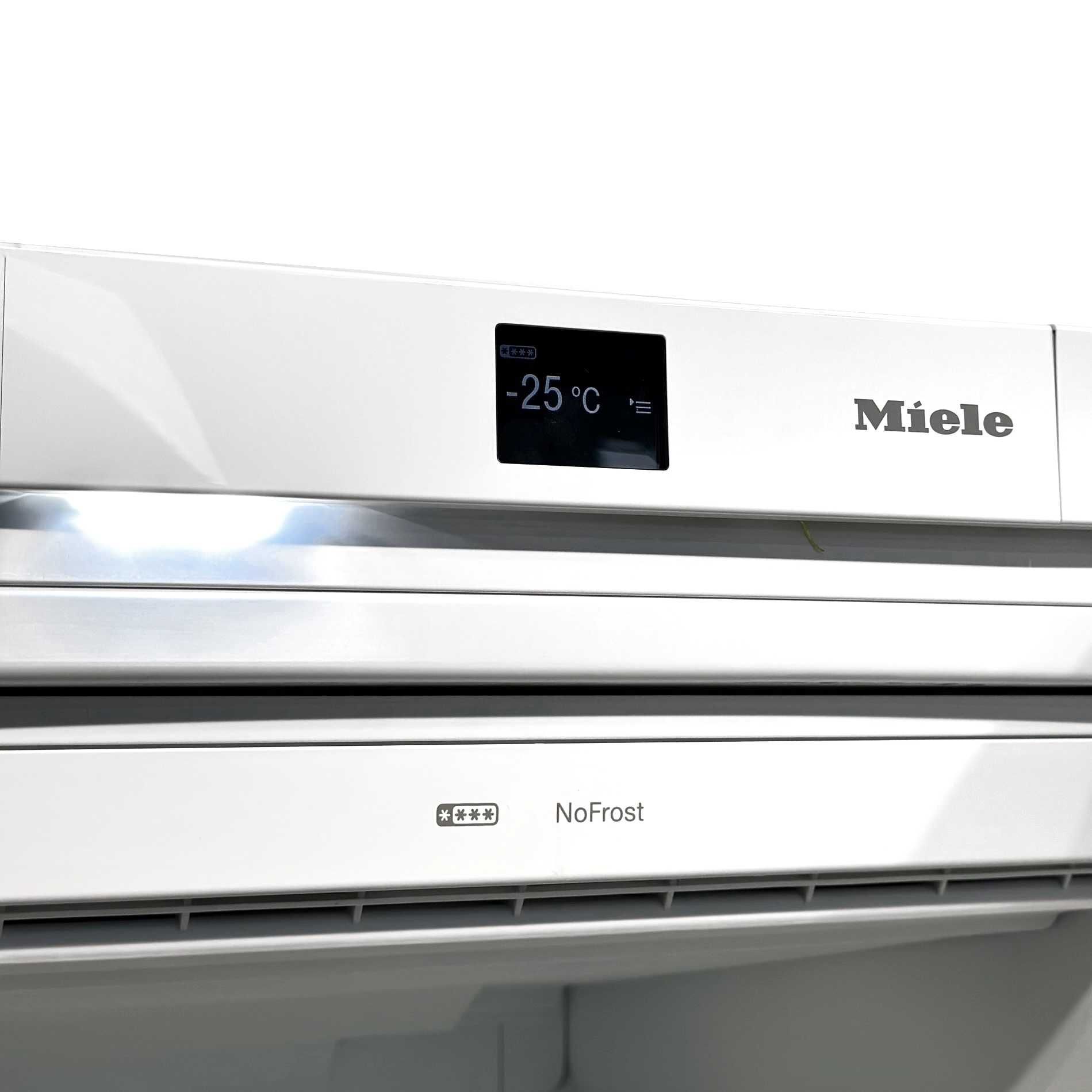 Морозильна камера Miele FN 26263 ws