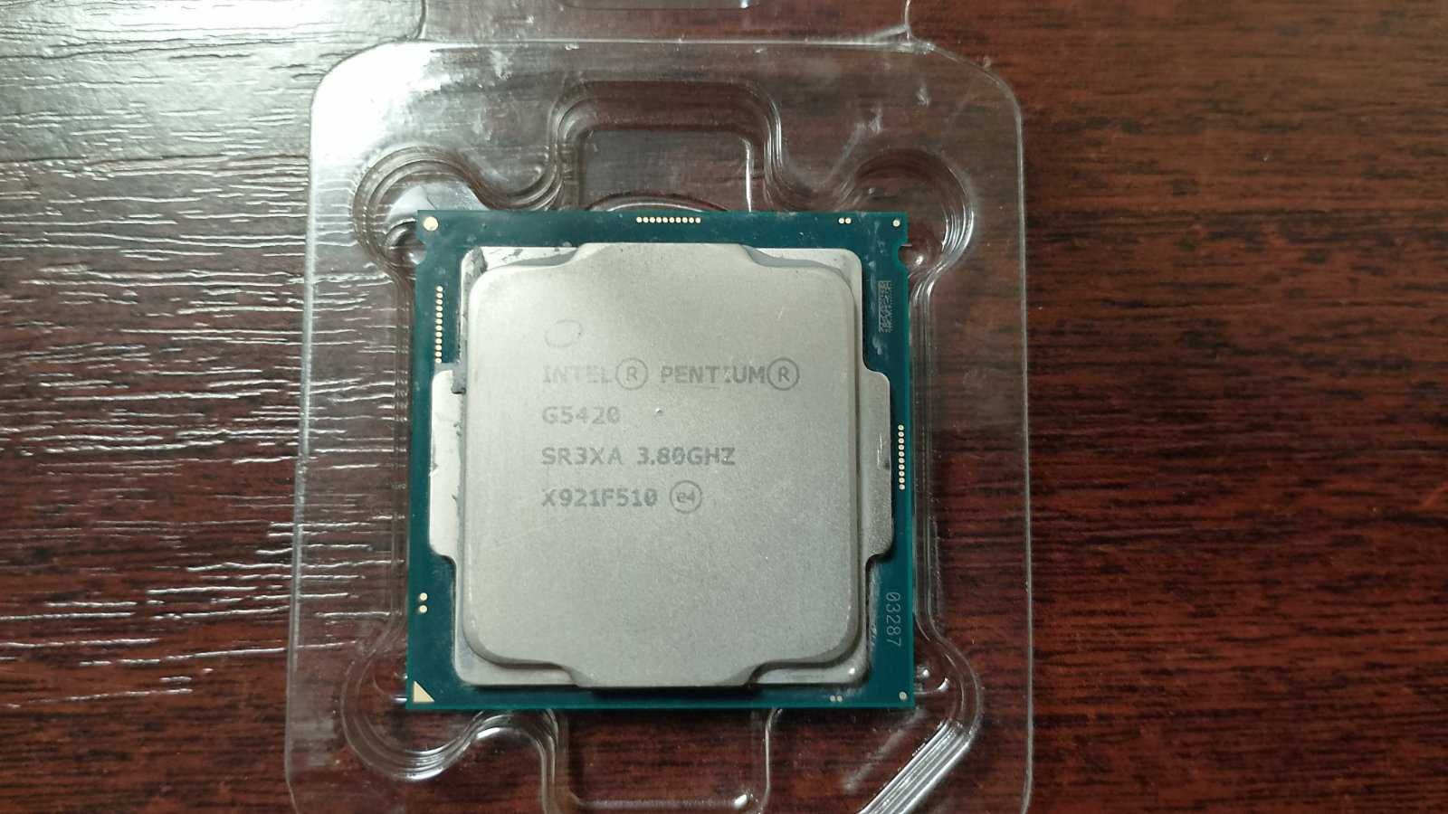 Процесор Intel Pentium G5420