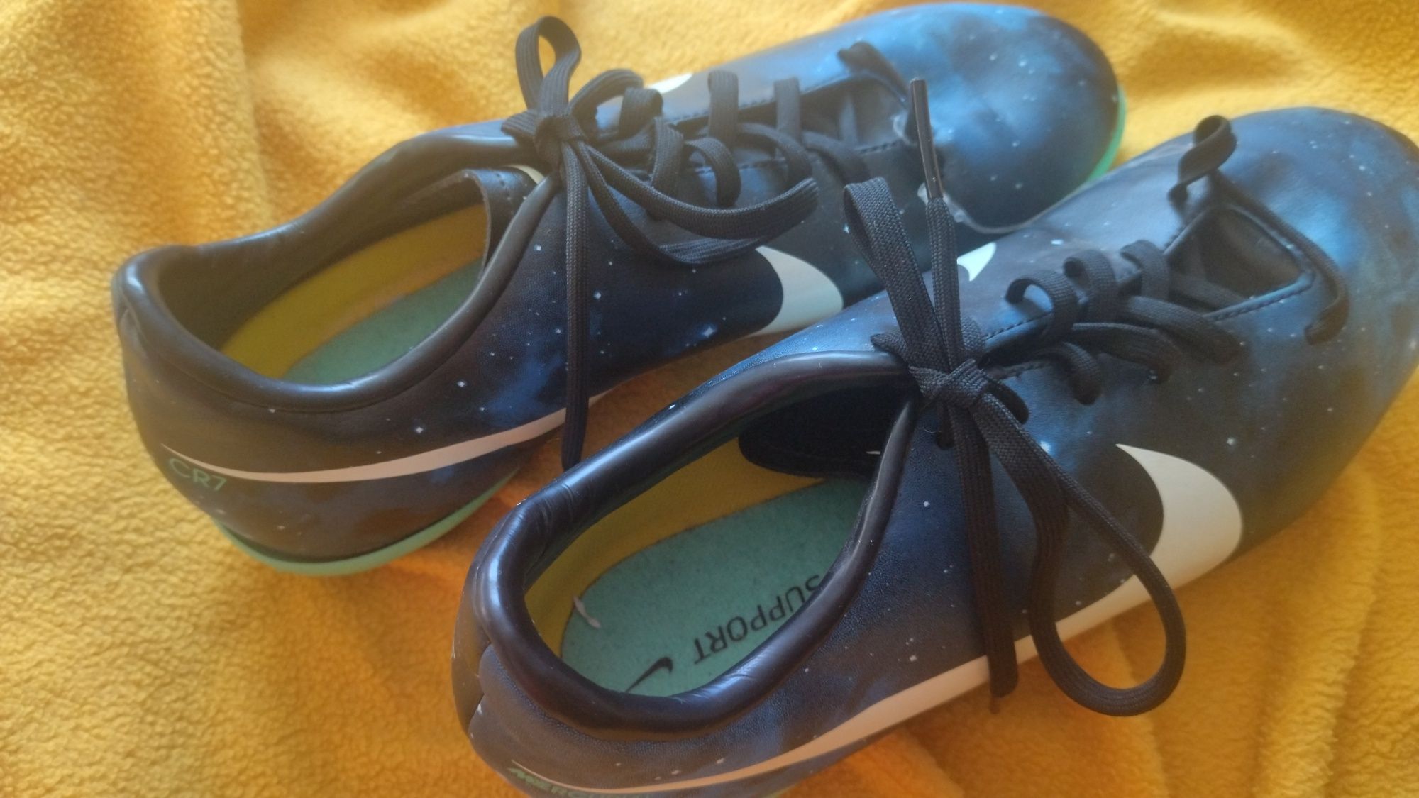Buty piłkarskie Nike Mercurial CR7 Galaxy 37,5