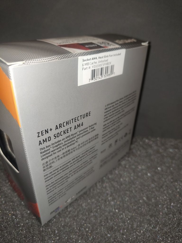 AMD Ryzen 3200G + Cooler + Autocolante