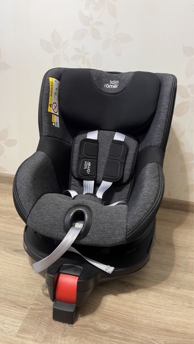 Продам автокресло Britax Romer dualfix m size