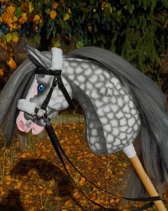 Siwy konik Hobby Horse A4 + sprzęt finland realistyczny