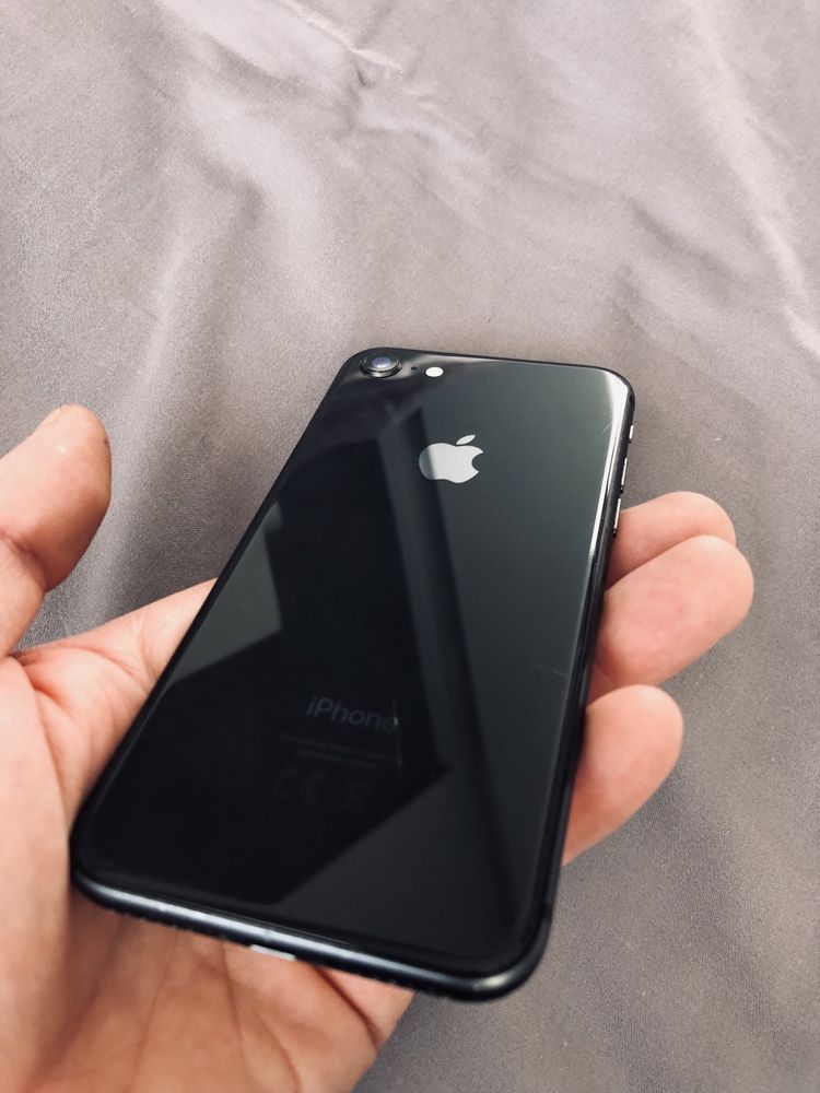 Iphone 8 ładny stan