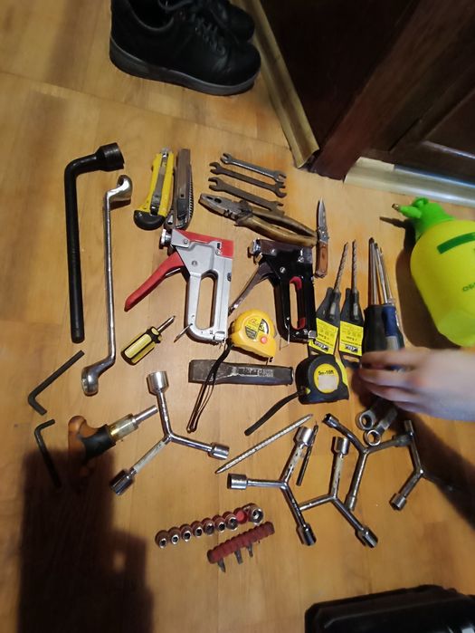 Инструменты ключи и т.д цены спрашивайте