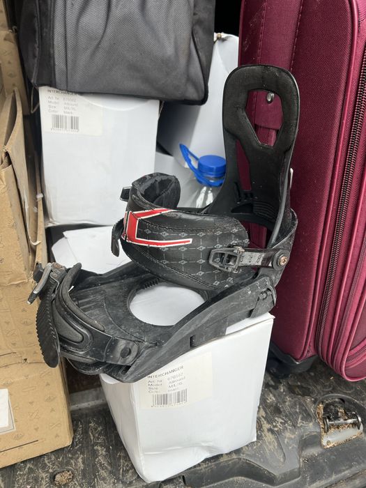 Продам б/у снаряжение для сноубордов и лыж