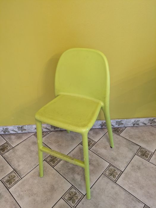 Krzesełko do stołu dla malucha. Ikea