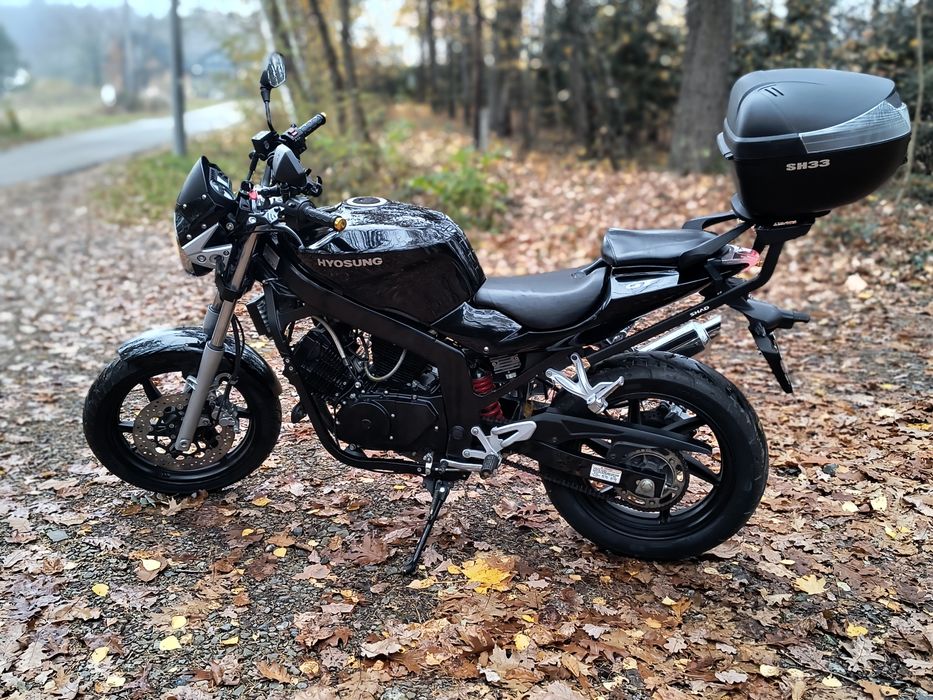 Hyosung GT 125 Comet.