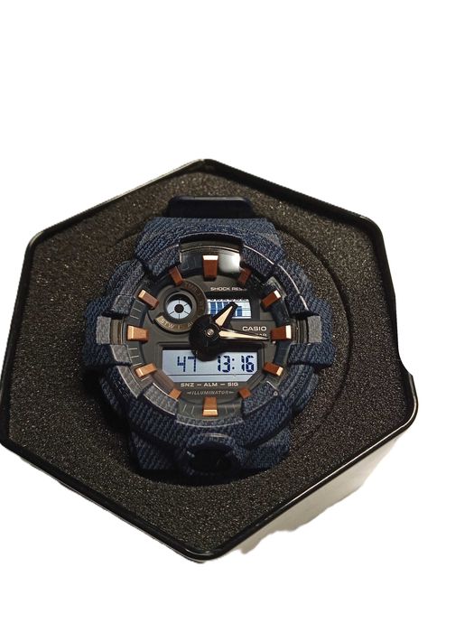Zegarek męski Casio G-SHOCK model GA-700DE-2AER