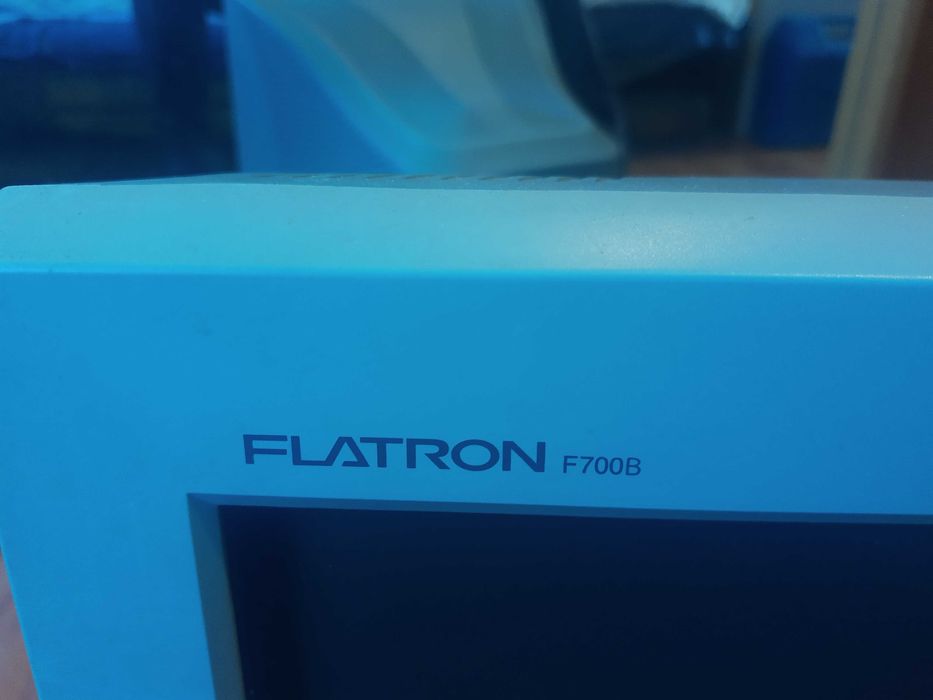 Monitor LG Flatron F700B - CRT kineskopowy 17 cali