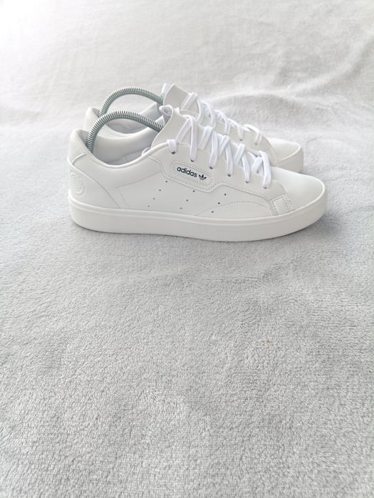 Женские кроссовки Adidas р39