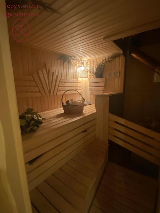 Продаж просторий та сучасний будинок комфорт-класу.