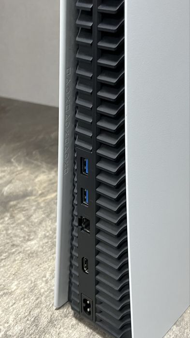 Консоль Sony Ps5 digital 825 gb відміний стан + гарантія 3 роки