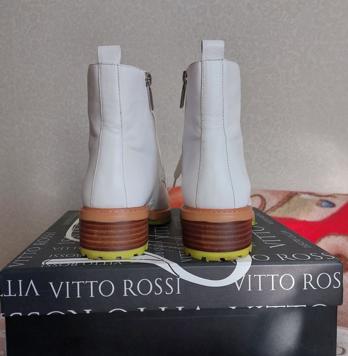 Демисезонные женские ботинки Vitto Rossi,р.39