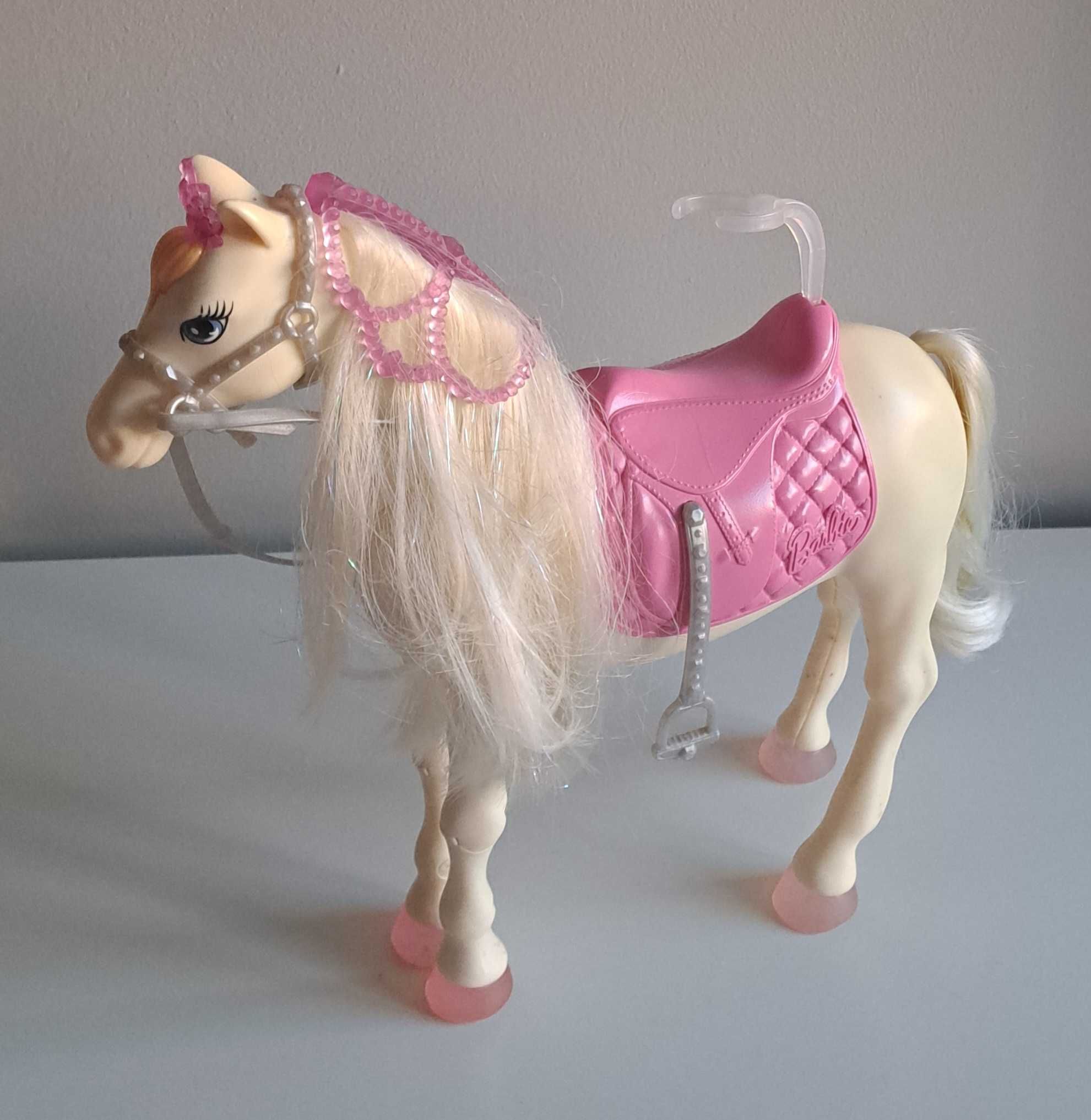 Cavalo interativo Barbie