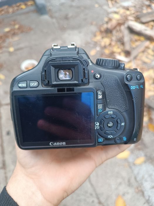 Фотоаппарат зеркалка Canon redel T2i 18/18 55mm + зарядка и карта 16G