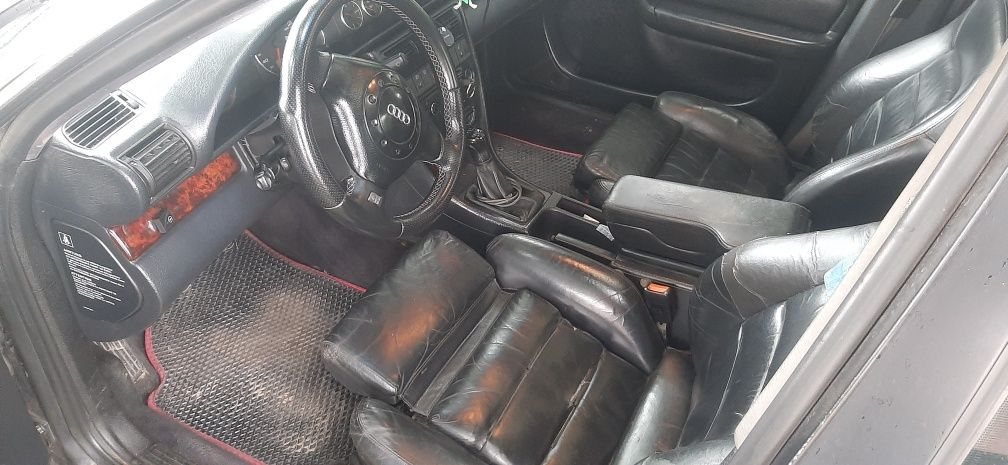 Продам автомобіль ауді а6 с4