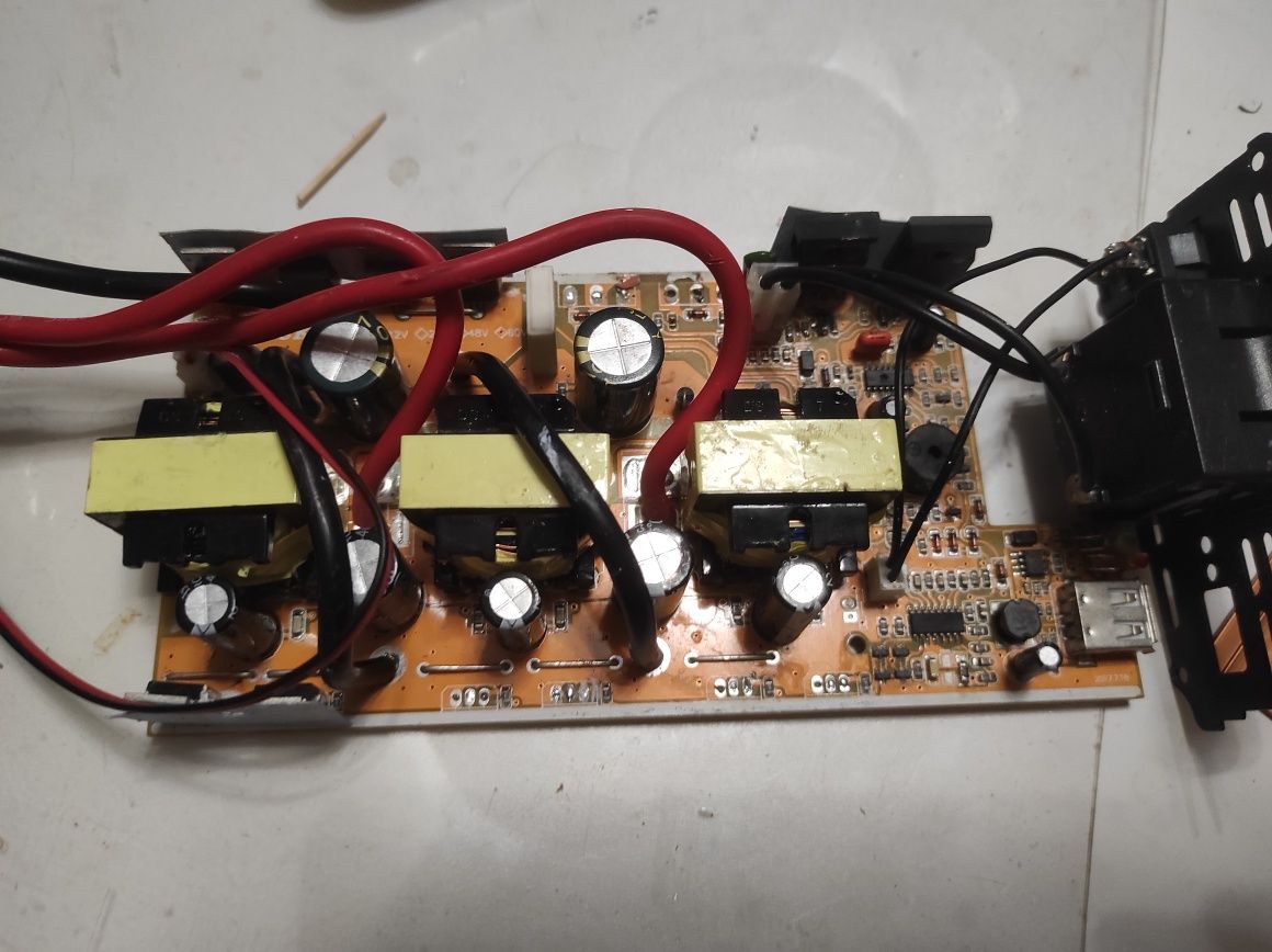 Инвертор UKC 2000W