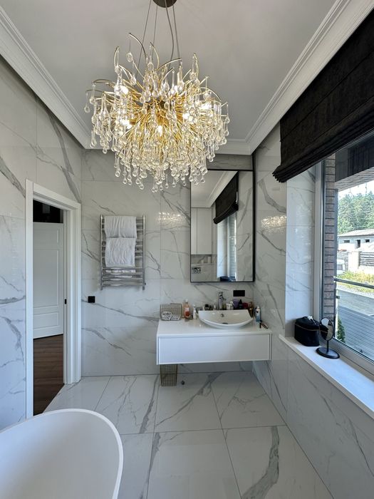 Повністю АВТОНОМНИЙ Дизайнерський будинок в закритому КМ біля Києва !