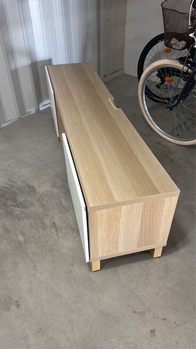 Móvel TV branco e madeira