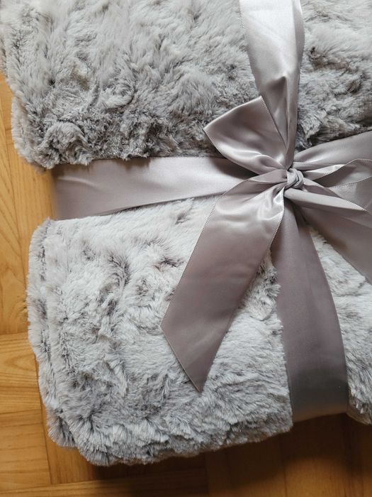 NOWY koc dwustronny Smukee z futerkiem futro futrzany miły w dotyku
