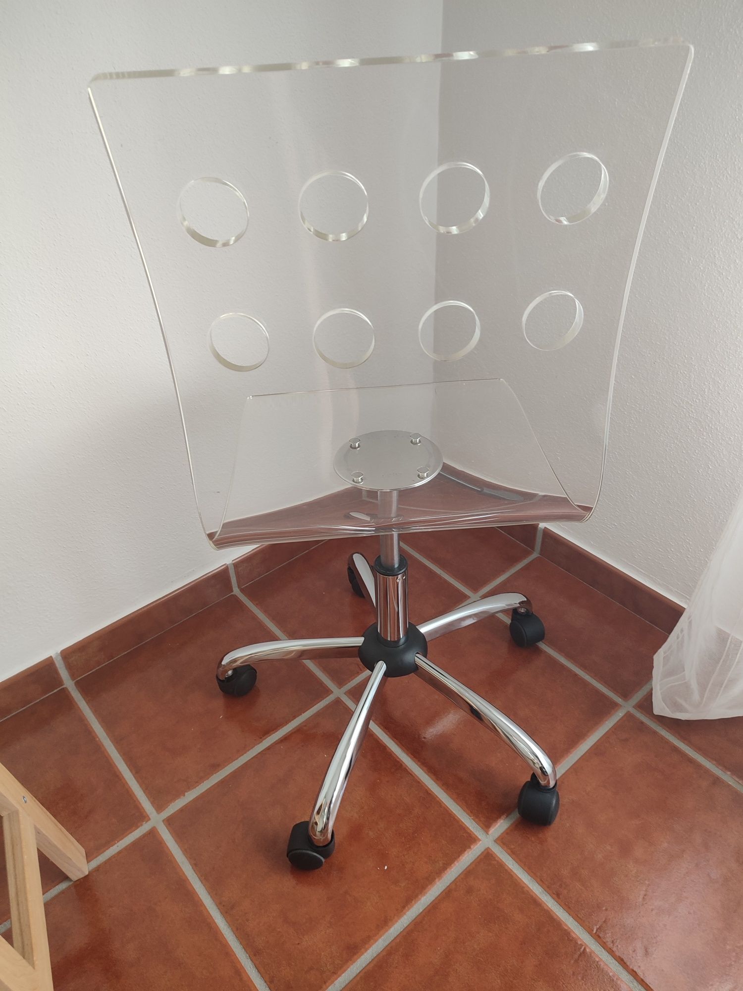 Vendo cadeira de escritório