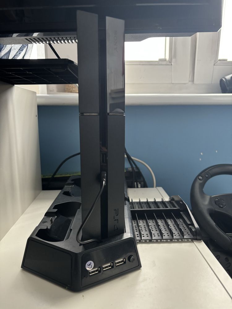 Konsola ps4 2 pady stacja chlodzenia