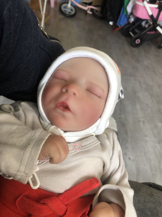 Lalka jak prawdzwe dziecko