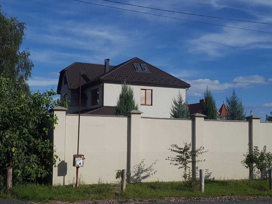 Продам 2 єт. дом 350 кв.м. в г.Вішгороде,микрорайон Дедовица