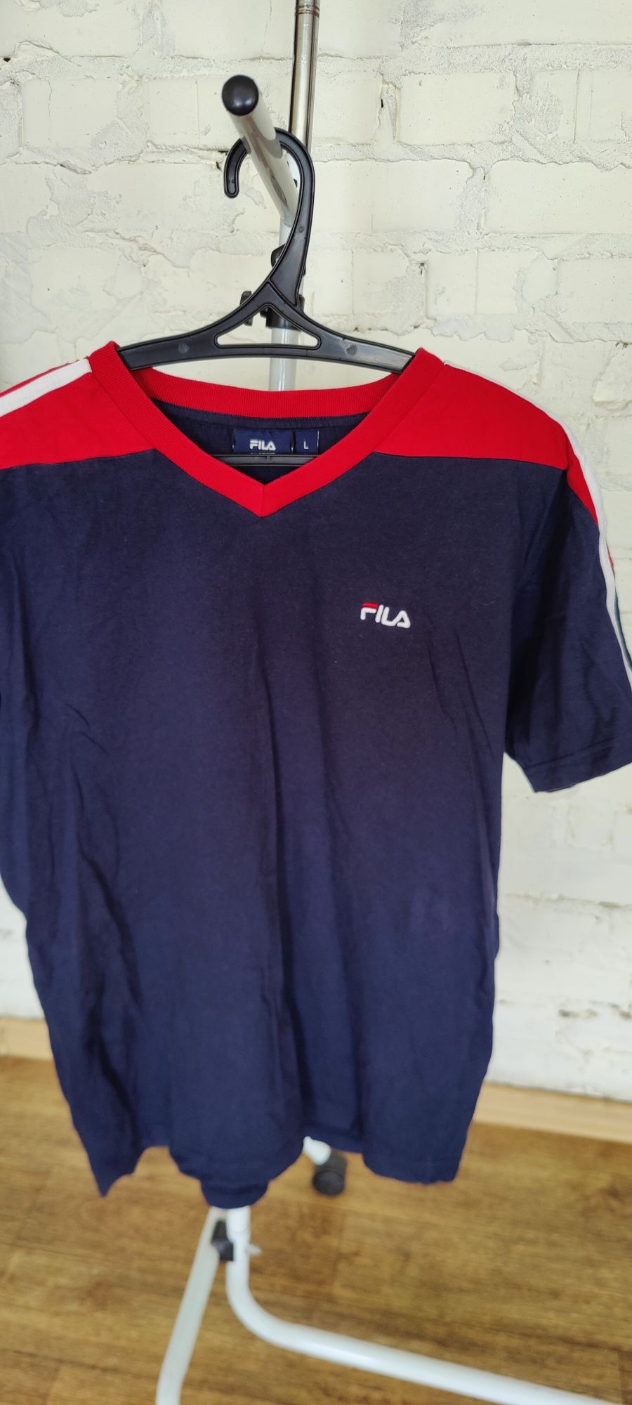Продам футболку Fila