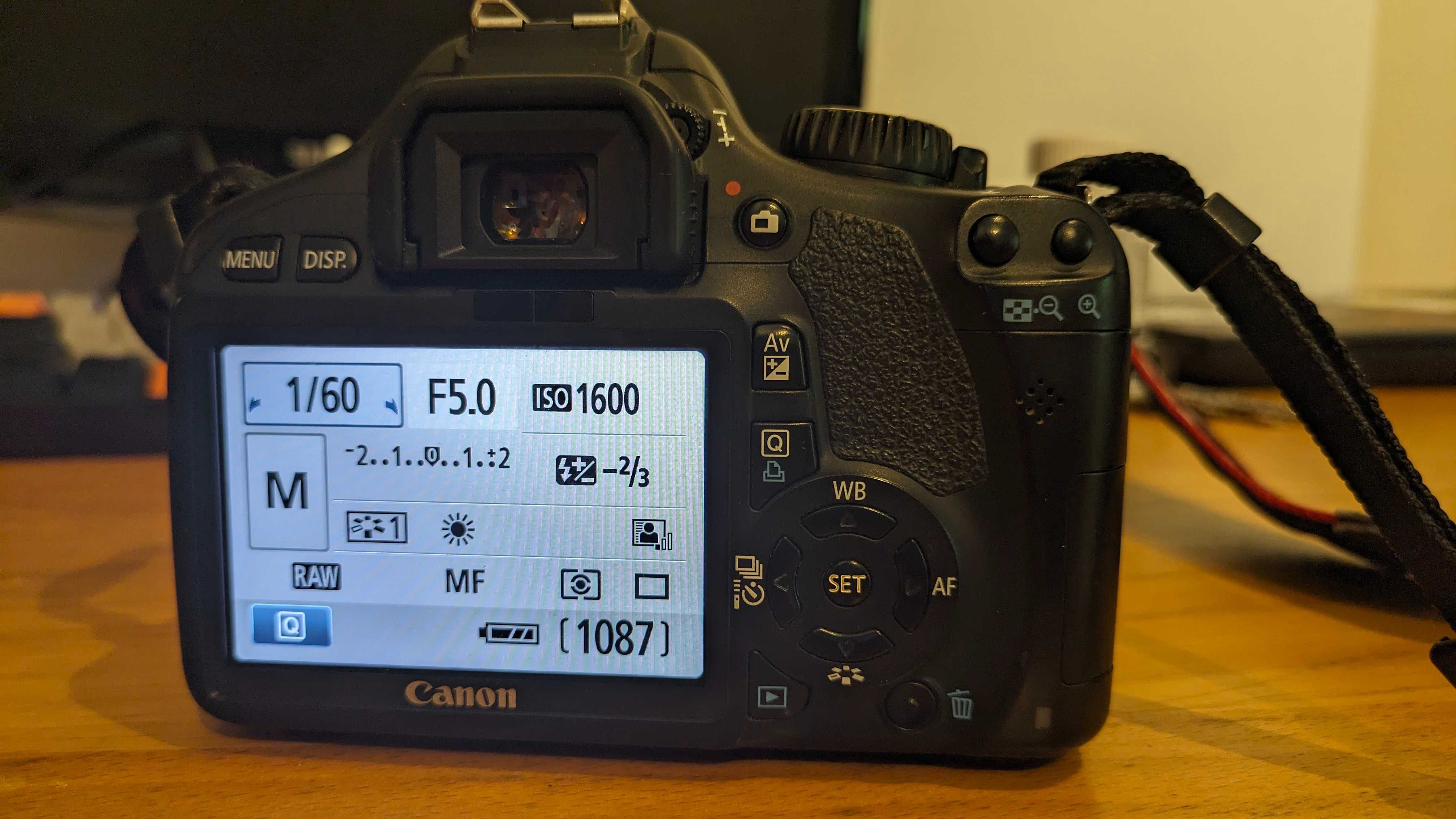 Sprzedam aparaty fotograficzne Canon 550D z obiektywem 18-55