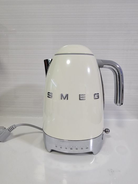 Czajnik Smeg Klf04Creu