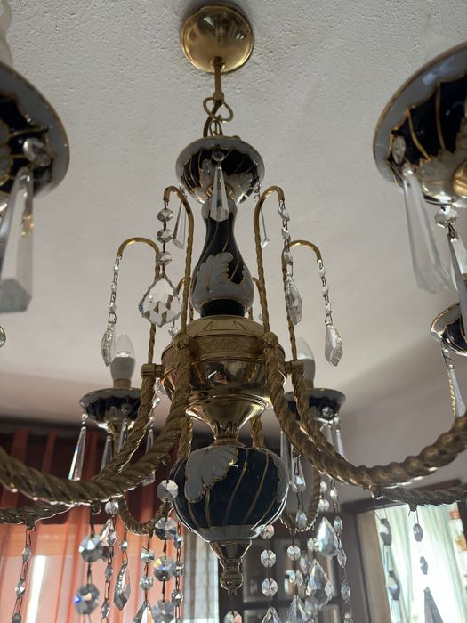 Completo e como novo em louça e metal com cristais