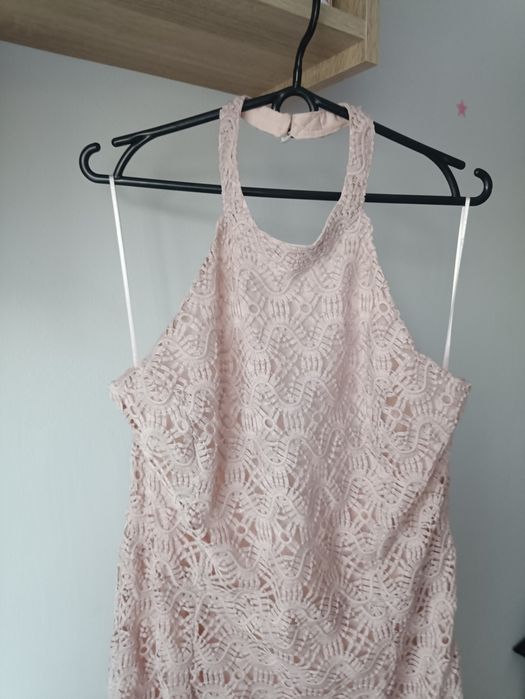 Reserved rozmiar 42 XL sukienka dekolt halter ażurowa odkryte plecy