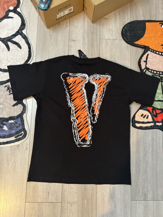 Czarna koszulka VLONE z nadrukiem