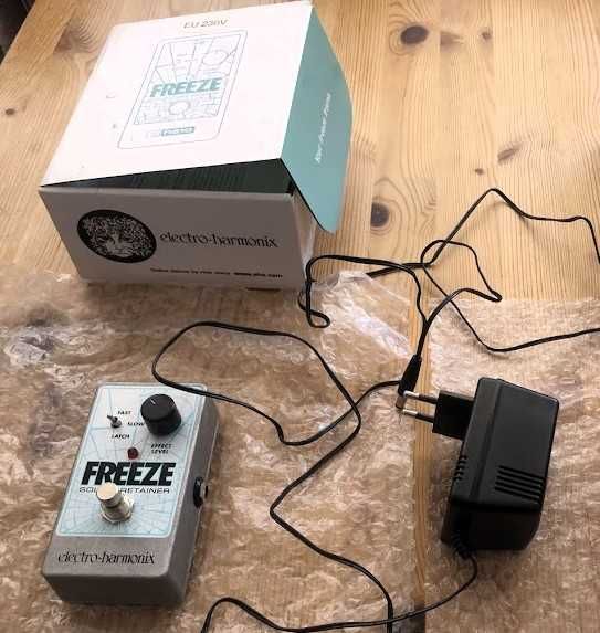 Electro Harmonix Freeze c/ alimentador