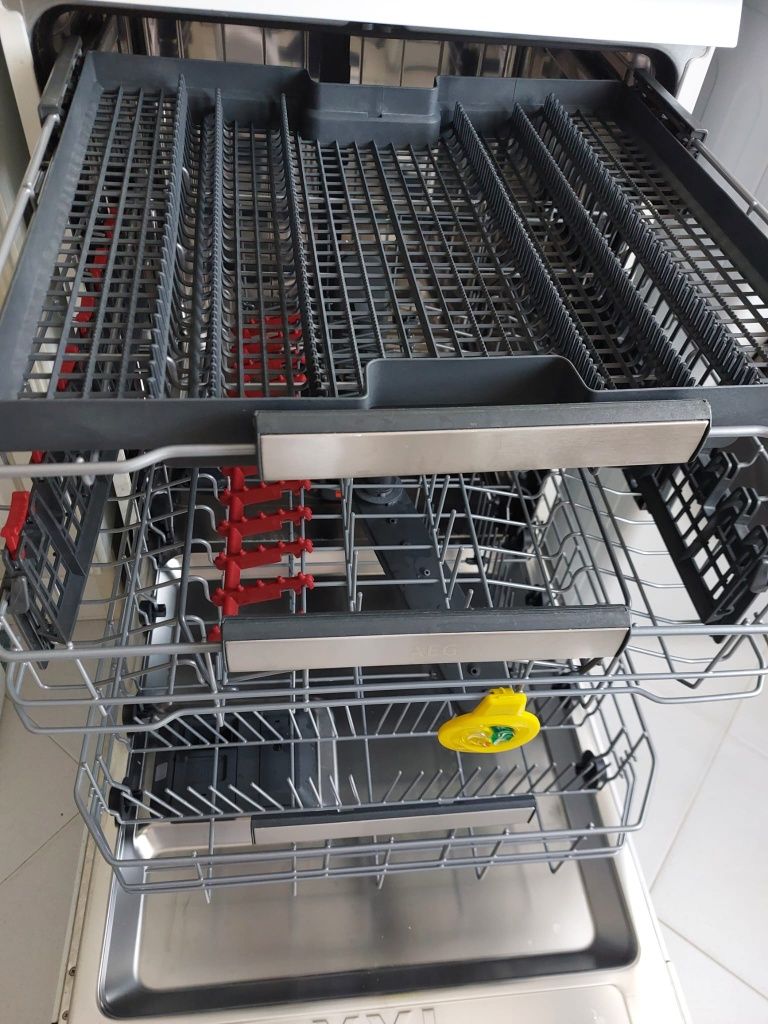 Maquina de lavar loiça AEG XXL FFB63700PW 15 talheres