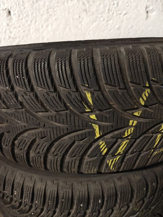Nokian 215 60 r16
