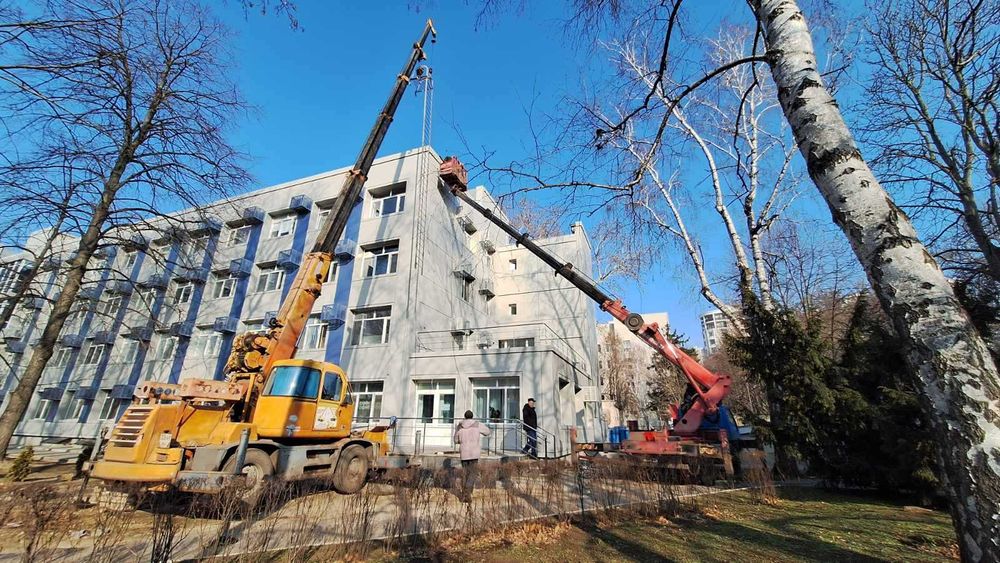 Услуги крана 5т, 10т аренда Одесса, кран-манипулятор, вишка-лифт