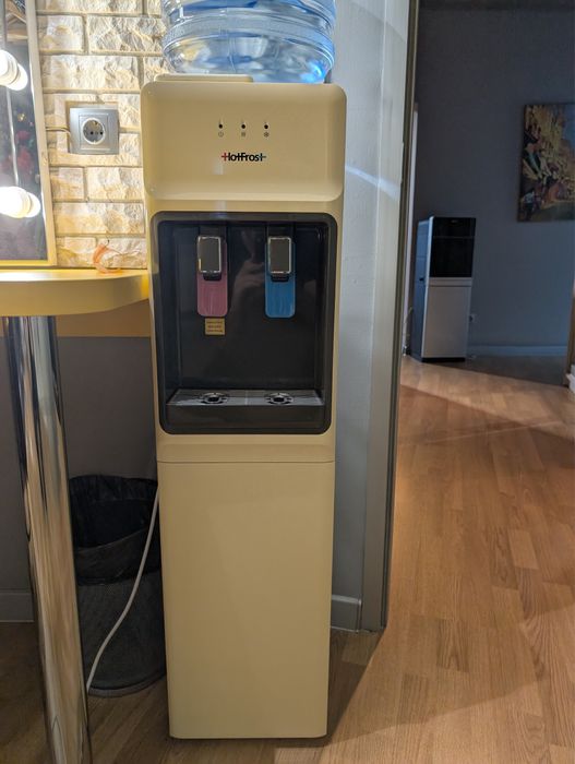 Кулери для води Hotfrost. Київ , Оболонський р-н