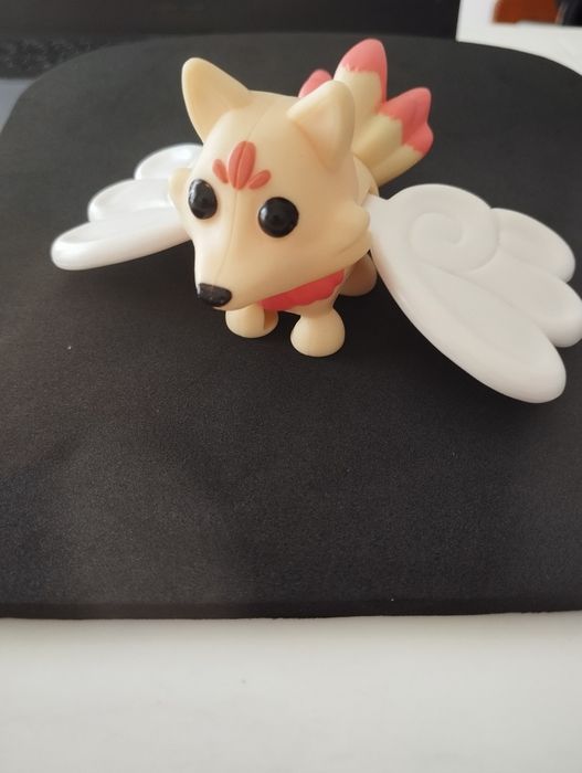 Figurino "adopt me!"