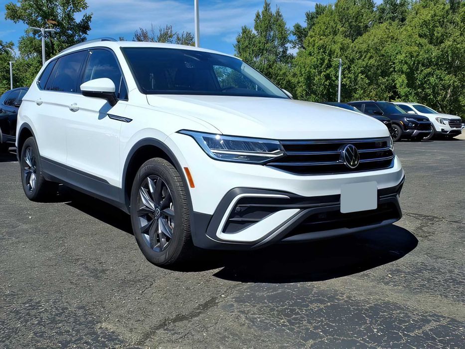 Volkswagen Tiguan      2022