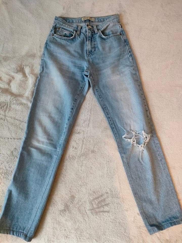 Spodnie mom jeans zara