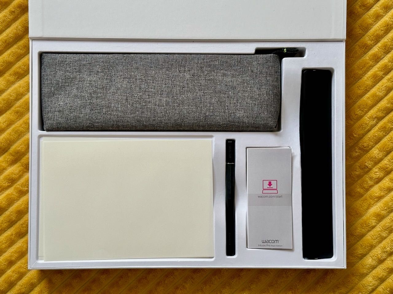 Tablet graficzny Wacom Intuos Pro M Paper Edition - stan bardzo dobry