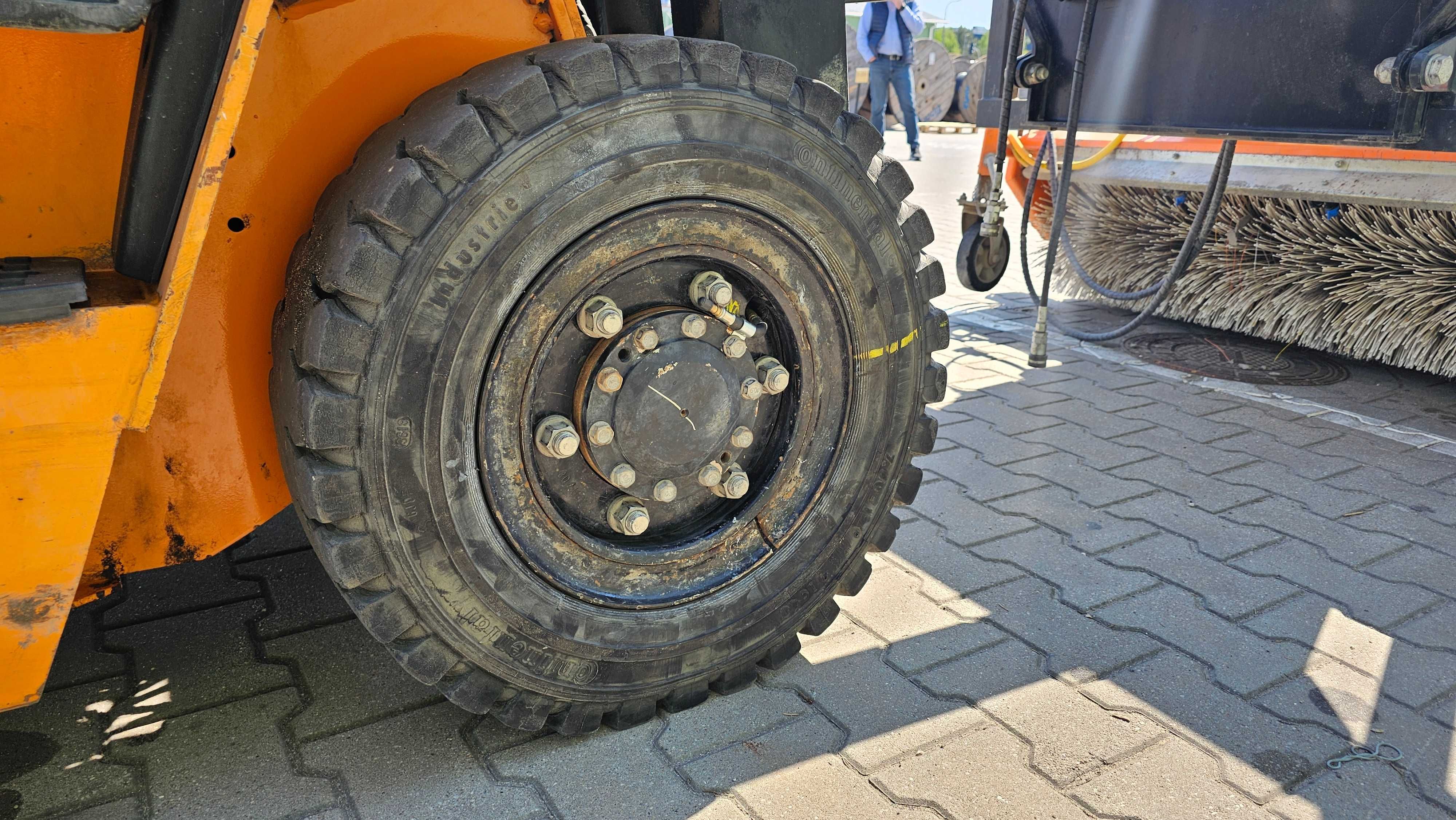 Wózek widłowy Hangcha CPQD25B-RW22-Y + Zamiatarka ZM-180