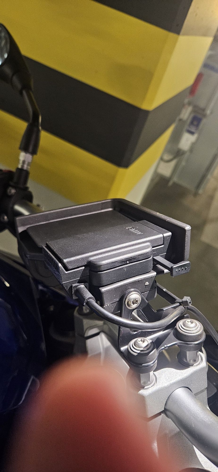 Zamykany uchwyt na nawigacje BMW Motorrad F750gs/F850gs/F900r