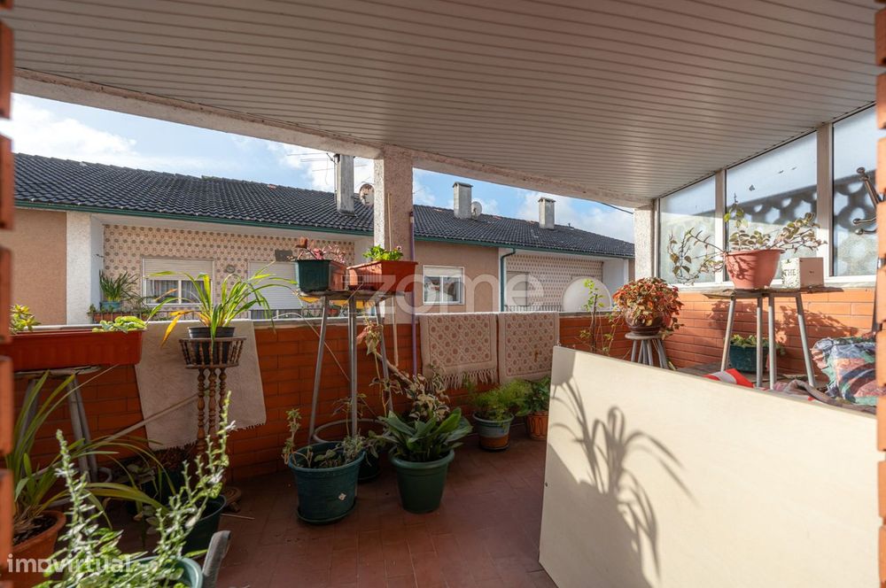 Moradia T5 | São Martinho do Bispo | c/ Garagem