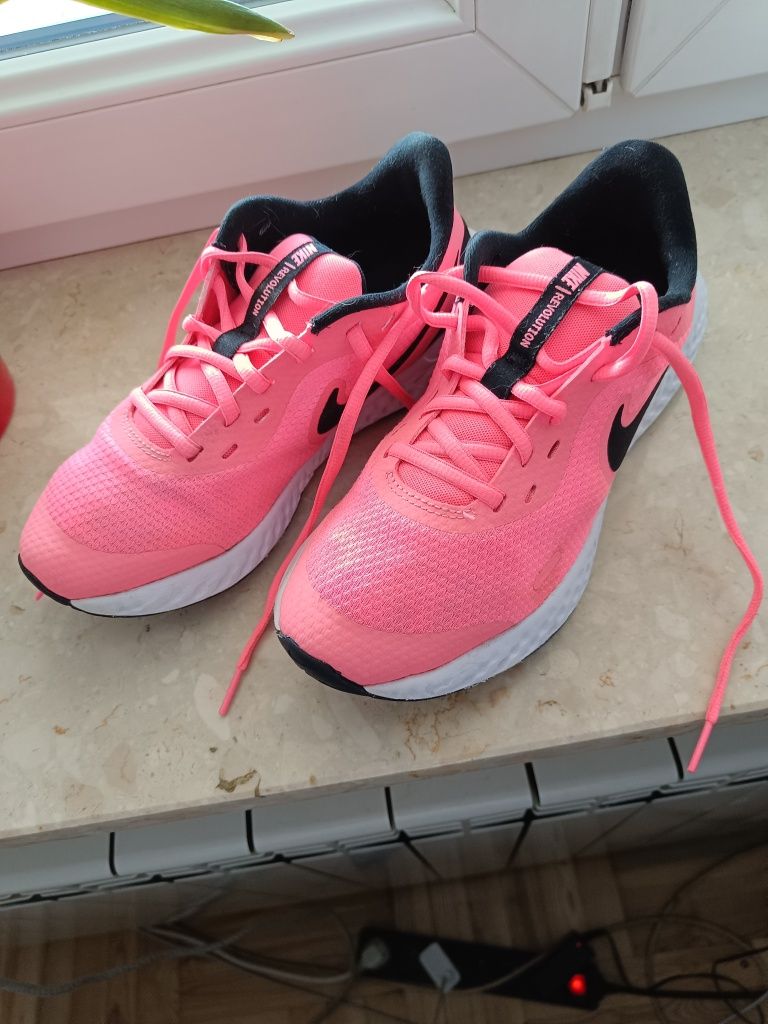 Nike 38, 5 używany stan bardzo dobry